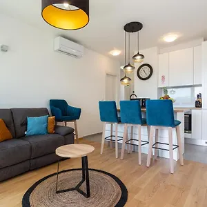 https://apartment-lauretta.splithotels.org